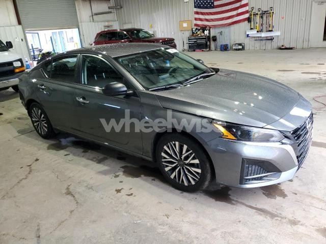 Photo 6 of 2025 NISSAN ALTIMA SV (VIN 4T4BF1FK3CR261255)