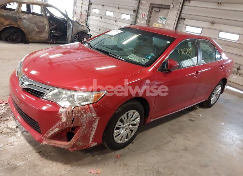 Photo 2 of 2013 Toyota Camry LE (VIN 4T4BF1FK3DR285864)