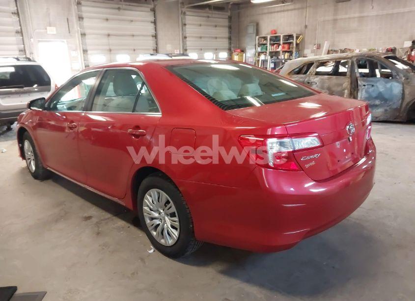 Photo 3 of 2013 Toyota Camry LE (VIN 4T4BF1FK3DR285864)