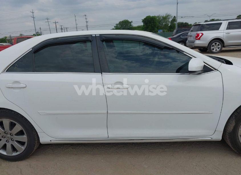 Photo 13 of 2013 Toyota Camry XLE (VIN 4T4BF1FK3DR294113)