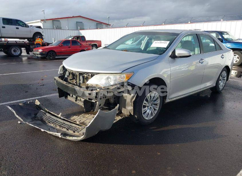 Photo 2 of 2013 Toyota Camry LE (VIN 4T4BF1FK3DR316577)