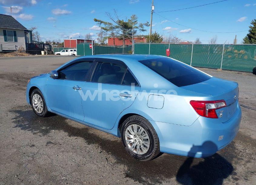 Photo 3 of 2013 Toyota Camry LE (VIN 4T4BF1FK3DR320452)