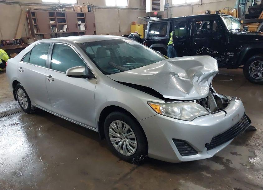 2013 Toyota Camry LE (VIN 4T4BF1FK3DR329796) main photo