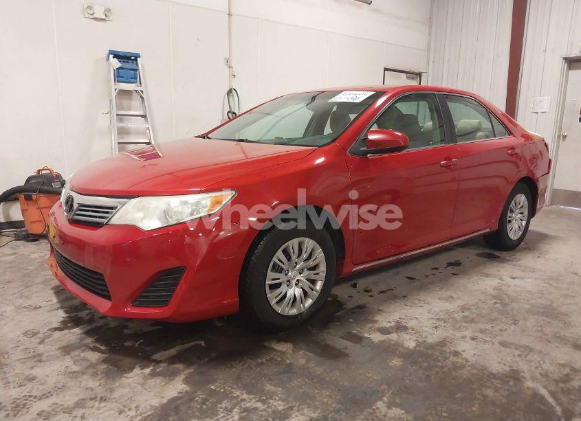 Photo 2 of 2014 Toyota Camry LE (VIN 4T4BF1FK3ER339181)