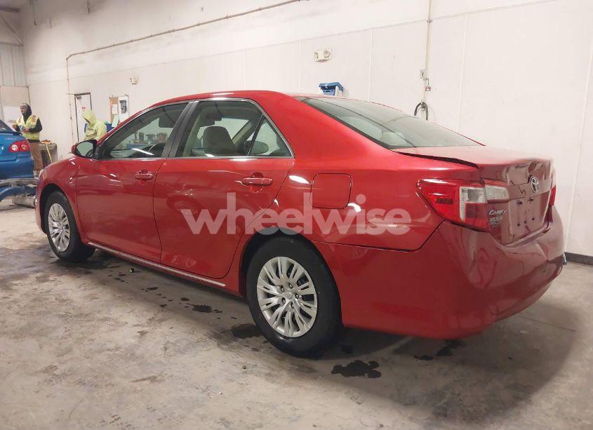 Photo 3 of 2014 Toyota Camry LE (VIN 4T4BF1FK3ER339181)