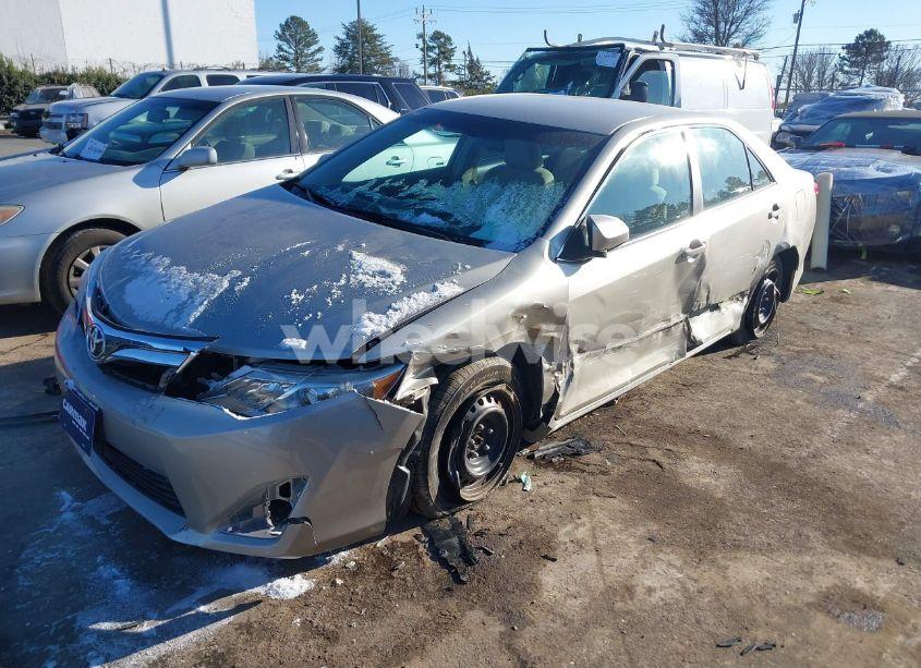 Photo 2 of 2014 Toyota Camry LE (VIN 4T4BF1FK3ER344123)