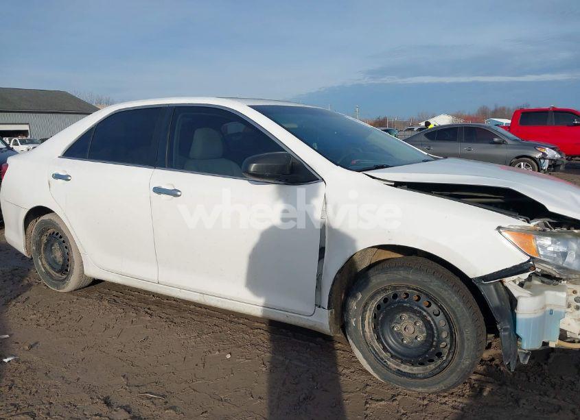 Photo 14 of 2014 Toyota Camry L (VIN 4T4BF1FK3ER359320)