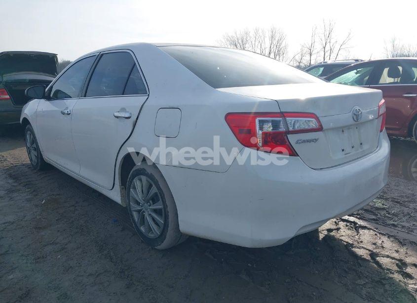 Photo 3 of 2014 Toyota Camry L (VIN 4T4BF1FK3ER359320)