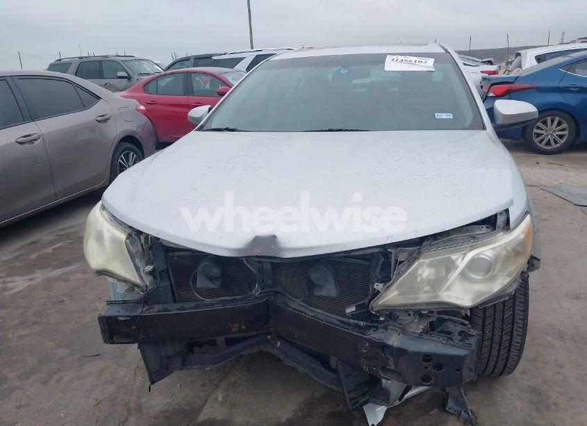 Photo 12 of 2014 Toyota Camry XLE (VIN 4T4BF1FK3ER378871)