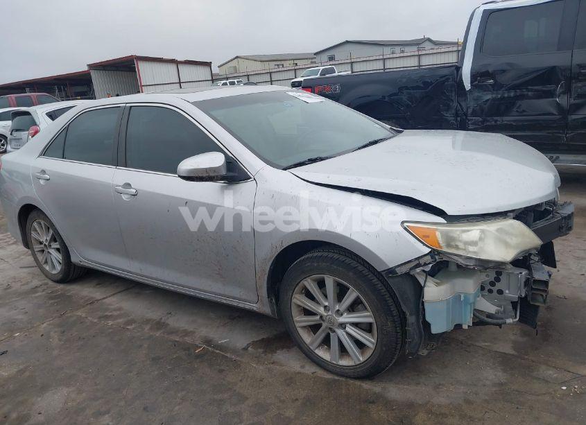 Photo 13 of 2014 Toyota Camry XLE (VIN 4T4BF1FK3ER378871)