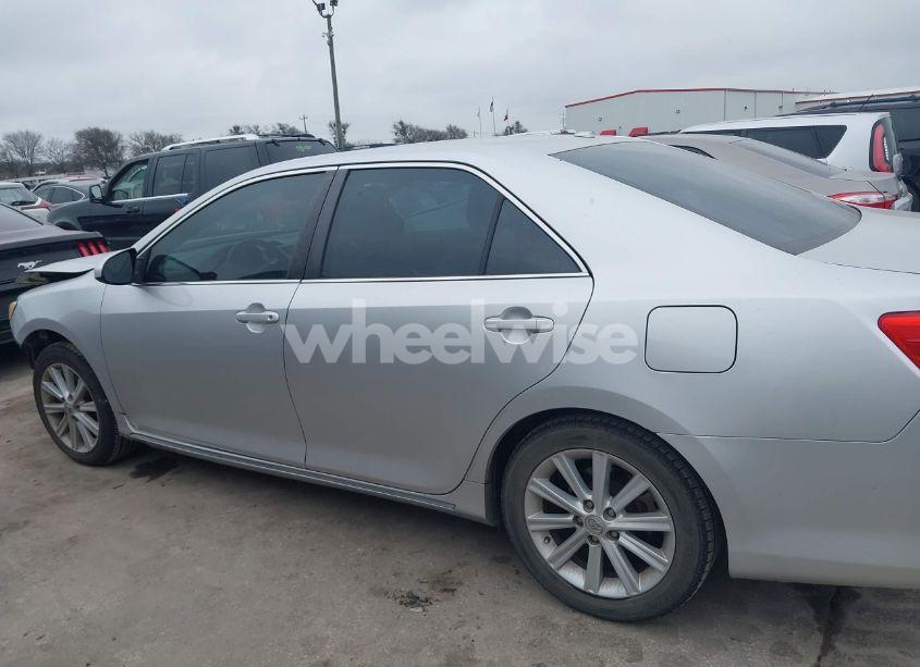 Photo 14 of 2014 Toyota Camry XLE (VIN 4T4BF1FK3ER378871)