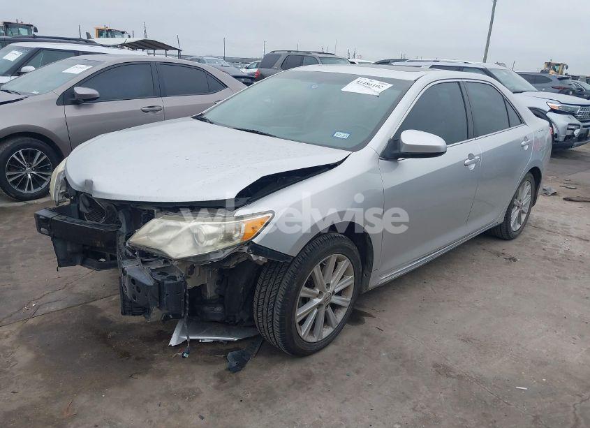 Photo 2 of 2014 Toyota Camry XLE (VIN 4T4BF1FK3ER378871)
