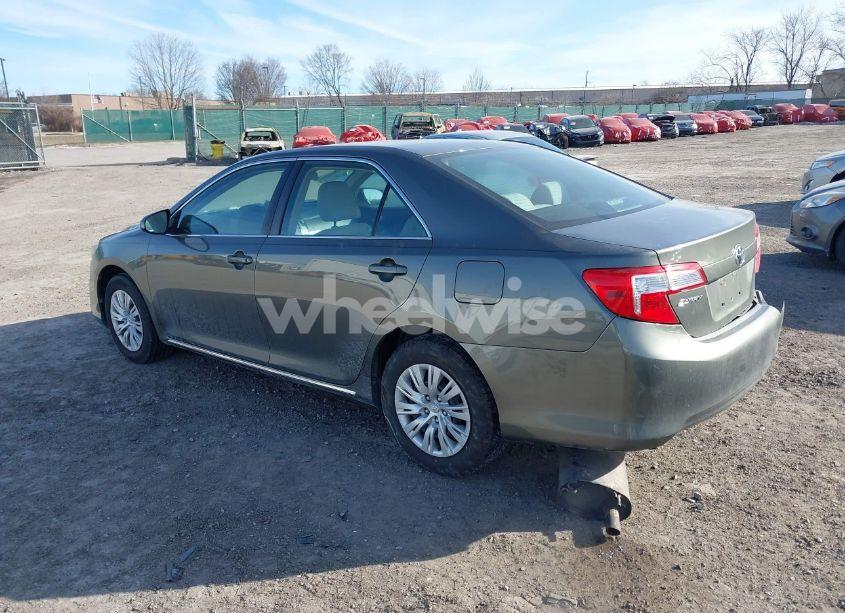 Photo 3 of 2014 Toyota Camry LE (VIN 4T4BF1FK3ER381303)