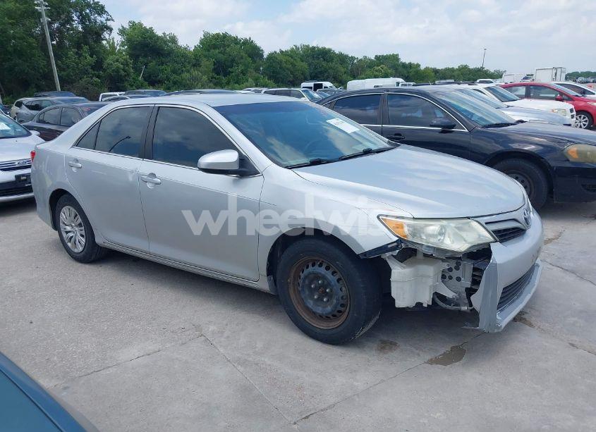Photo 13 of 2014 Toyota Camry LE (VIN 4T4BF1FK3ER387196)