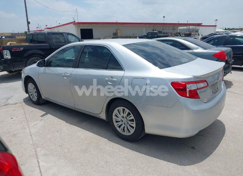 Photo 14 of 2014 Toyota Camry LE (VIN 4T4BF1FK3ER387196)
