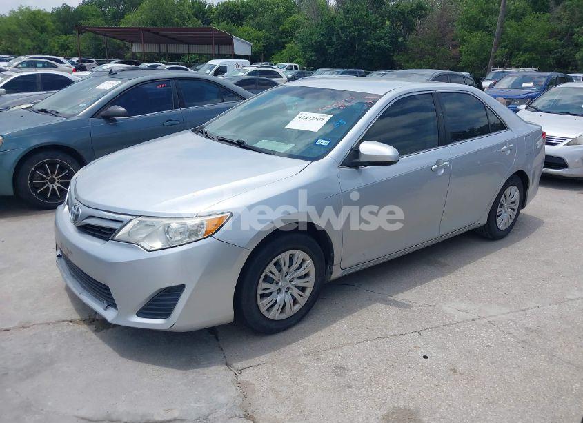 Photo 2 of 2014 Toyota Camry LE (VIN 4T4BF1FK3ER387196)