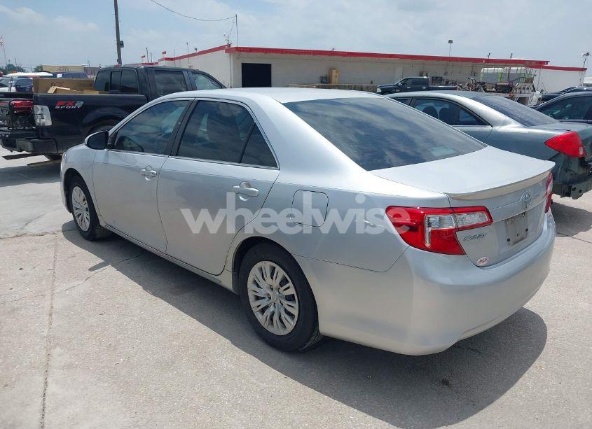 Photo 3 of 2014 Toyota Camry LE (VIN 4T4BF1FK3ER387196)