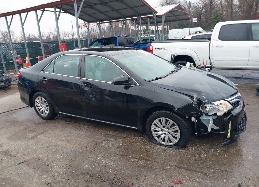 Photo 13 of 2014 Toyota Camry LE (VIN 4T4BF1FK3ER402683)