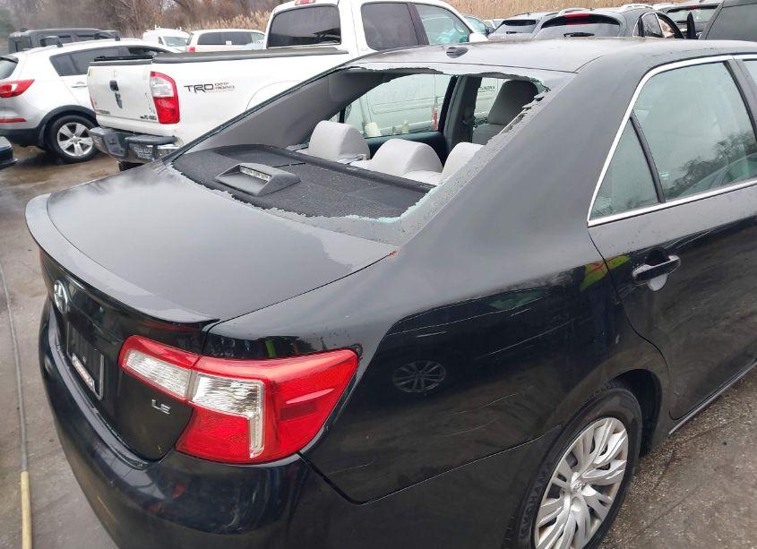Photo 18 of 2014 Toyota Camry LE (VIN 4T4BF1FK3ER402683)
