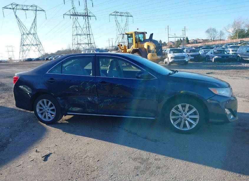 Photo 14 of 2014 Toyota Camry XLE (VIN 4T4BF1FK3ER407804)