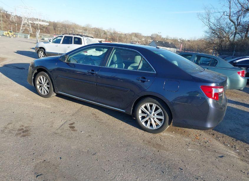 Photo 3 of 2014 Toyota Camry XLE (VIN 4T4BF1FK3ER407804)