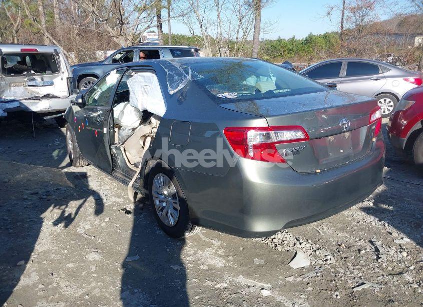 Photo 3 of 2014 Toyota Camry LE (VIN 4T4BF1FK3ER411142)