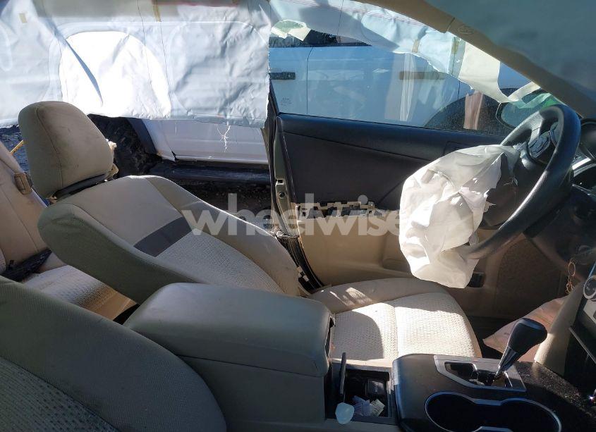 Photo 5 of 2014 Toyota Camry LE (VIN 4T4BF1FK3ER411142)