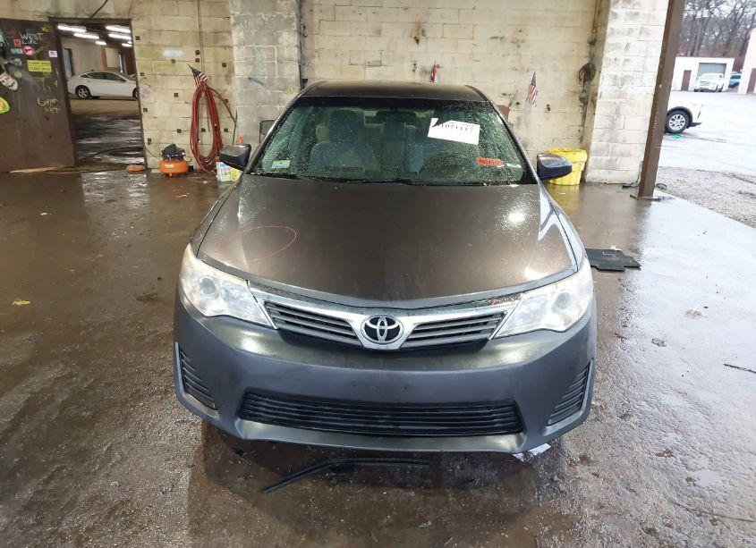 Photo 12 of 2014 Toyota Camry L (VIN 4T4BF1FK3ER412565)