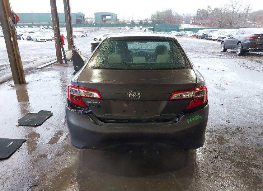 Photo 16 of 2014 Toyota Camry L (VIN 4T4BF1FK3ER412565)