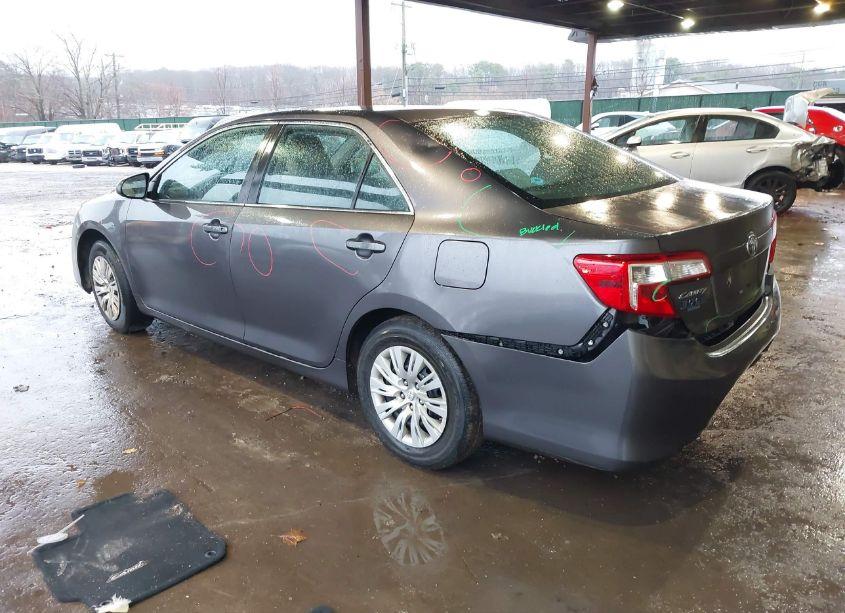 Photo 3 of 2014 Toyota Camry L (VIN 4T4BF1FK3ER412565)