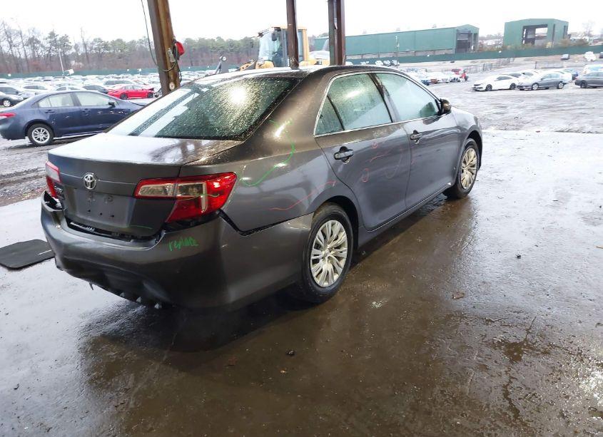 Photo 4 of 2014 Toyota Camry L (VIN 4T4BF1FK3ER412565)