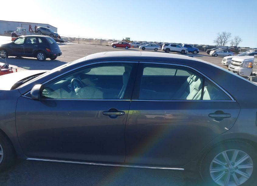 Photo 15 of 2014 Toyota Camry XLE (VIN 4T4BF1FK3ER415191)