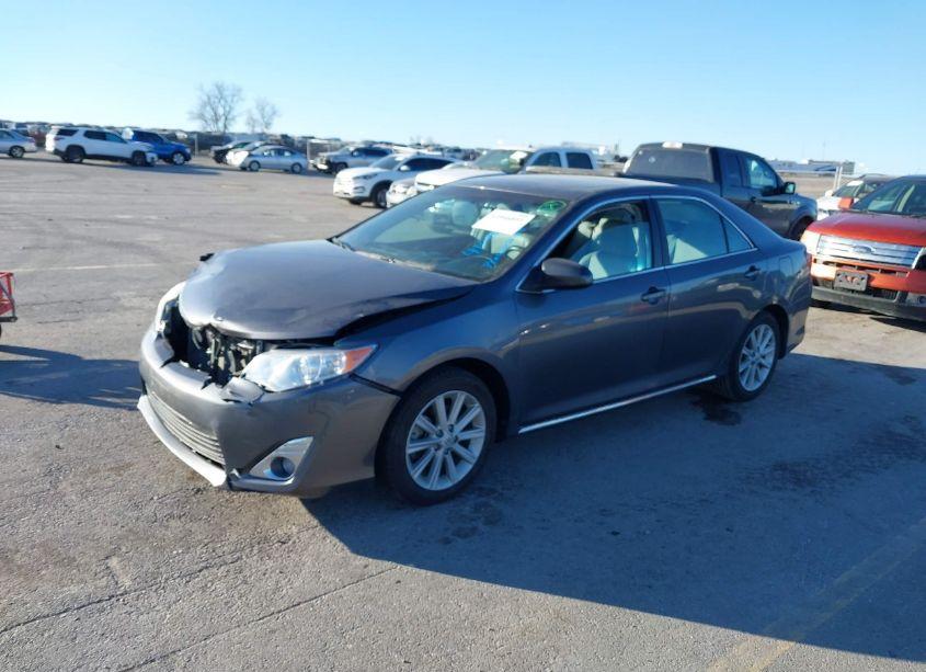 Photo 2 of 2014 Toyota Camry XLE (VIN 4T4BF1FK3ER415191)