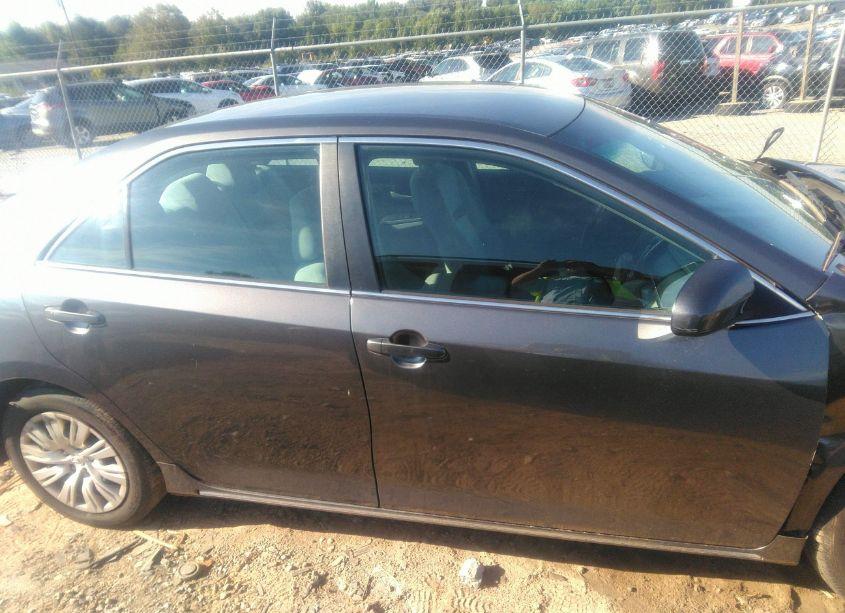 Photo 13 of 2014 Toyota Camry LE (VIN 4T4BF1FK3ER415739)