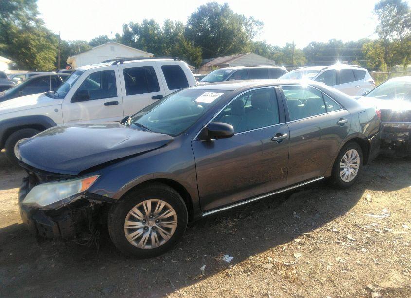 Photo 2 of 2014 Toyota Camry LE (VIN 4T4BF1FK3ER415739)