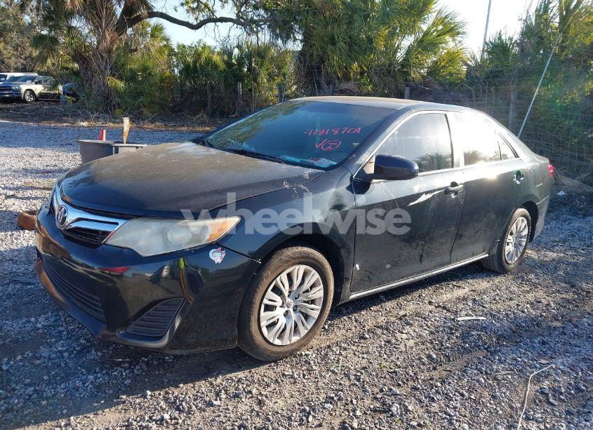 Photo 2 of 2014 Toyota Camry LE (VIN 4T4BF1FK3ER416647)