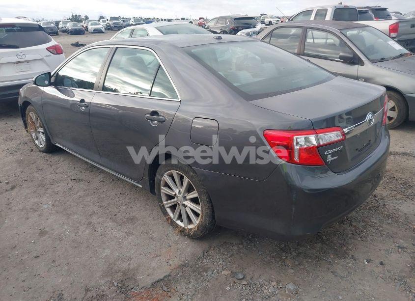 Photo 3 of 2014 Toyota Camry XLE (VIN 4T4BF1FK3ER423002)
