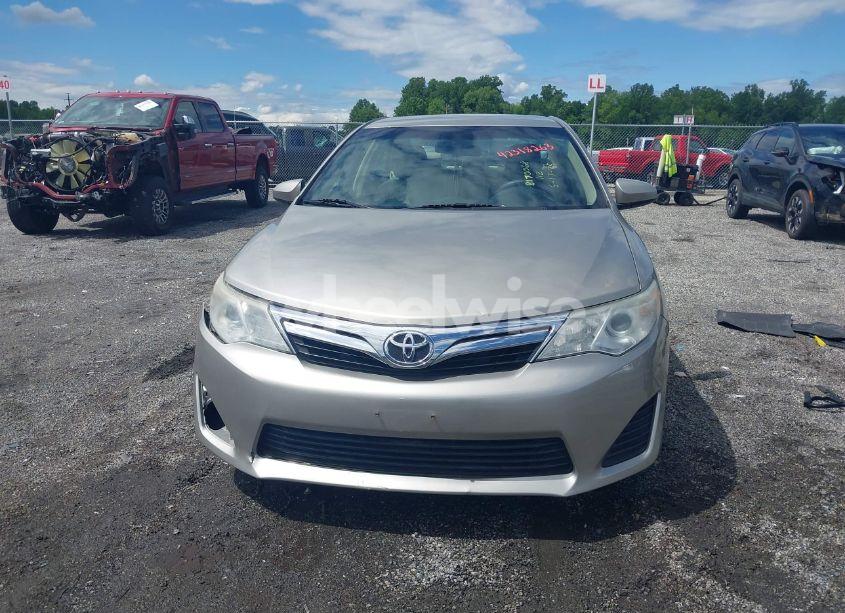 Photo 11 of 2014 Toyota Camry LE (VIN 4T4BF1FK3ER433982)
