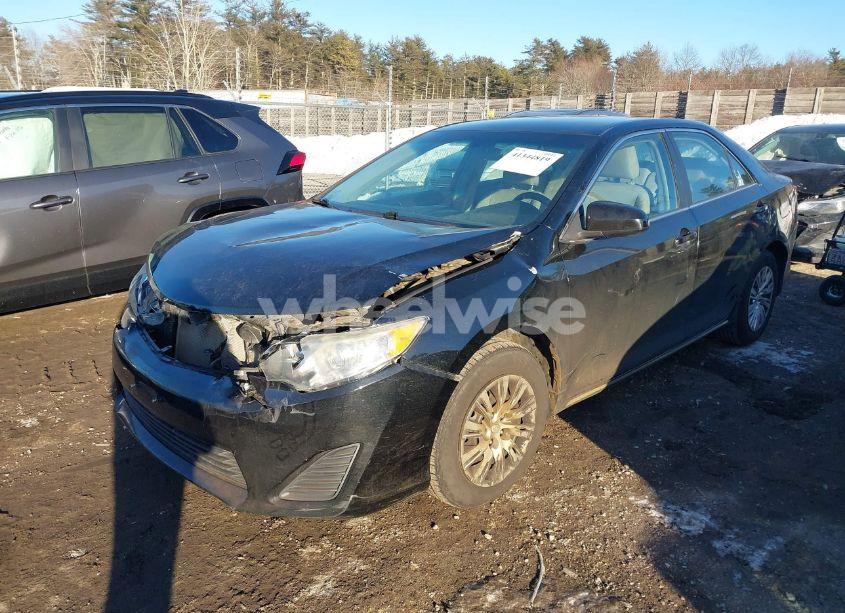 Photo 2 of 2014 Toyota Camry LE (VIN 4T4BF1FK3ER443427)