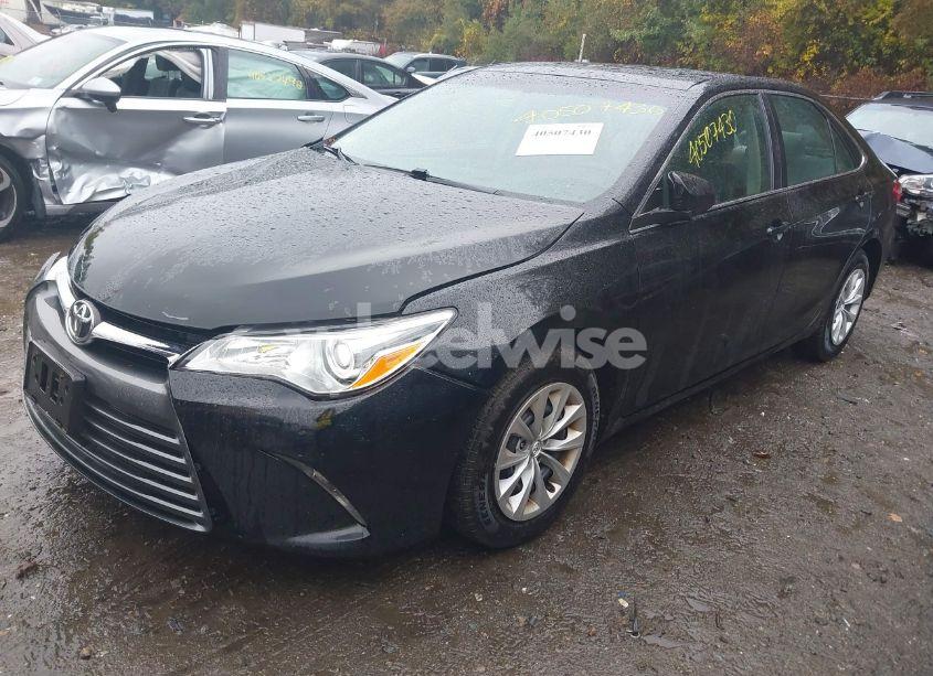 Photo 2 of 2015 Toyota Camry LE (VIN 4T4BF1FK3FR473237)