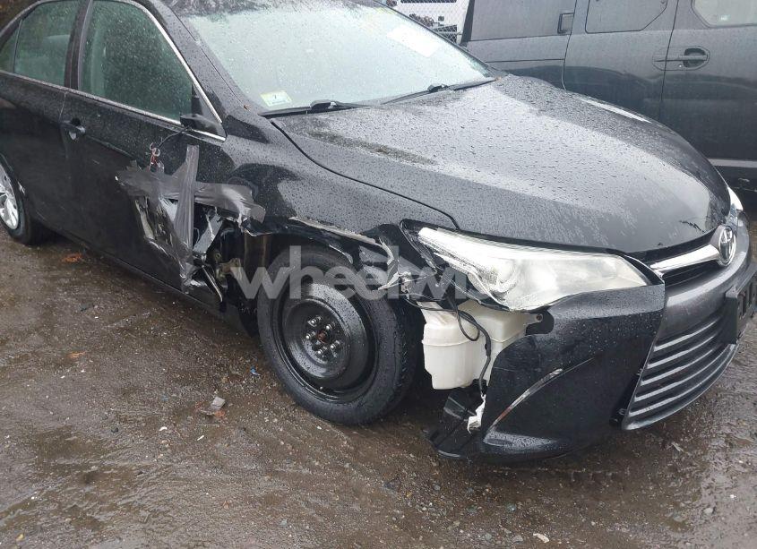 Photo 6 of 2015 Toyota Camry LE (VIN 4T4BF1FK3FR473237)