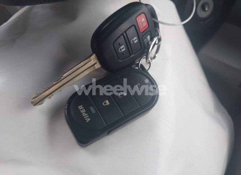 Photo 11 of 2015 Toyota Camry LE (VIN 4T4BF1FK3FR486652)