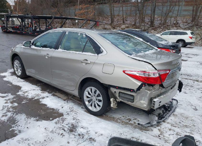 Photo 3 of 2015 Toyota Camry LE (VIN 4T4BF1FK3FR487297)