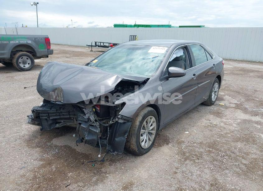 Photo 2 of 2015 Toyota Camry LE (VIN 4T4BF1FK3FR490782)