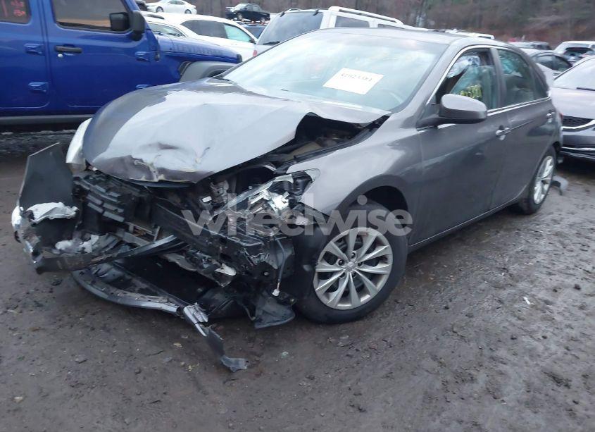 Photo 2 of 2015 Toyota Camry LE (VIN 4T4BF1FK3FR516166)