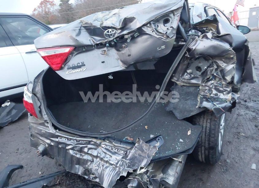 Photo 6 of 2015 Toyota Camry LE (VIN 4T4BF1FK3FR516166)