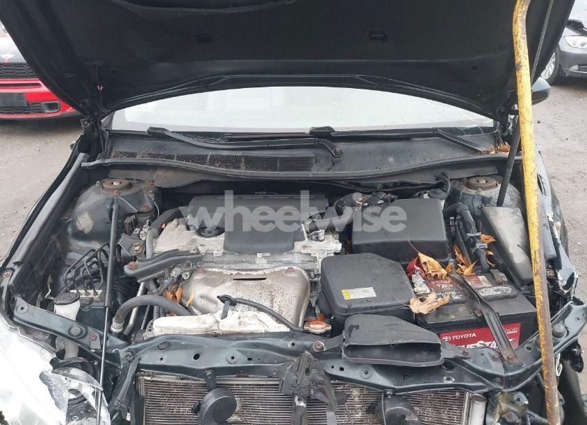 Photo 10 of 2016 Toyota Camry XLE (VIN 4T4BF1FK3GR543689)