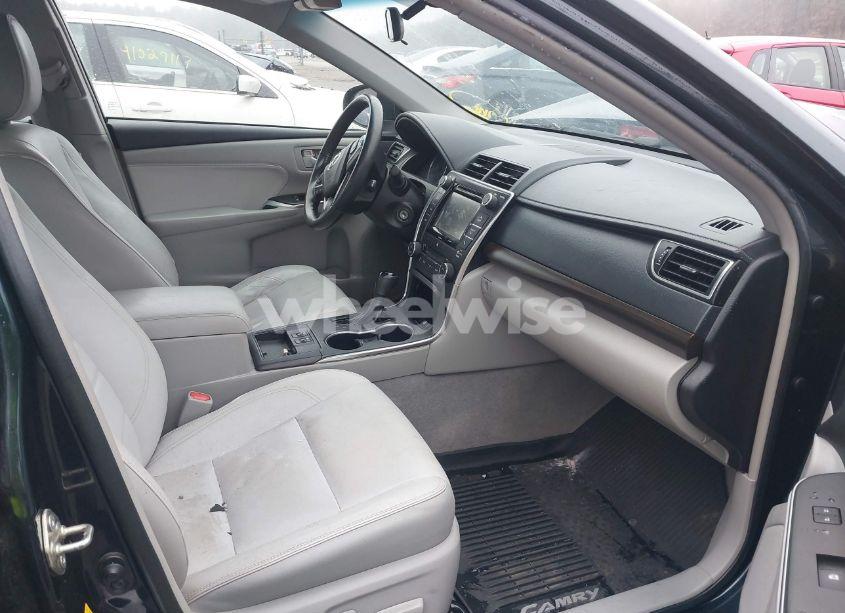 Photo 5 of 2016 Toyota Camry XLE (VIN 4T4BF1FK3GR543689)
