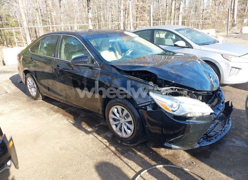 2016 Toyota Camry LE (VIN 4T4BF1FK3GR546611) main photo
