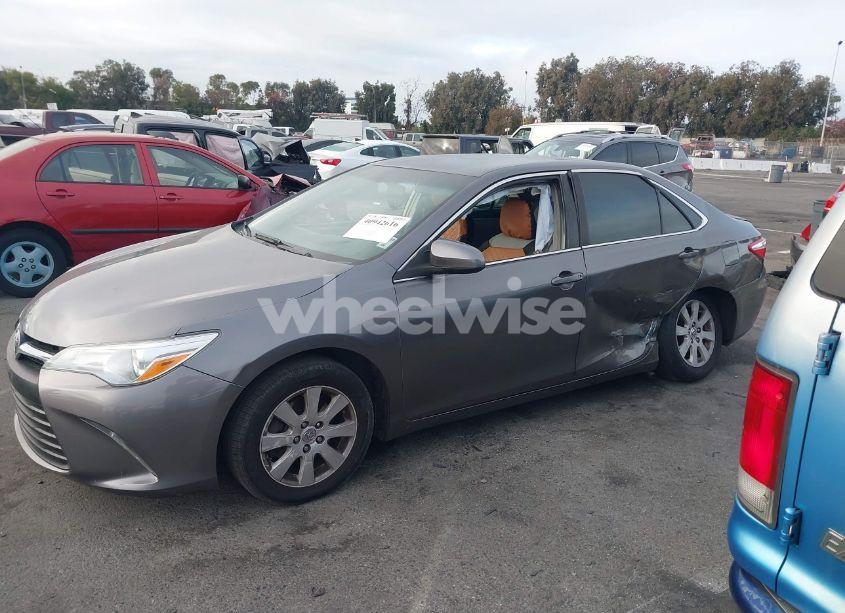 Photo 14 of 2016 Toyota Camry LE (VIN 4T4BF1FK3GR546978)